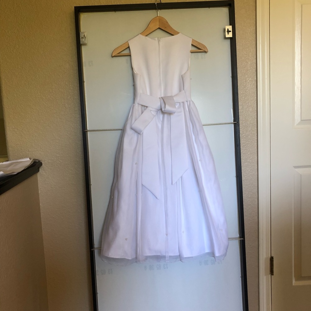 Beautiful Dress - Picture 2 of 2